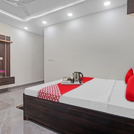 Hotel O Amazing Guest House New Delhi Bagian luar foto