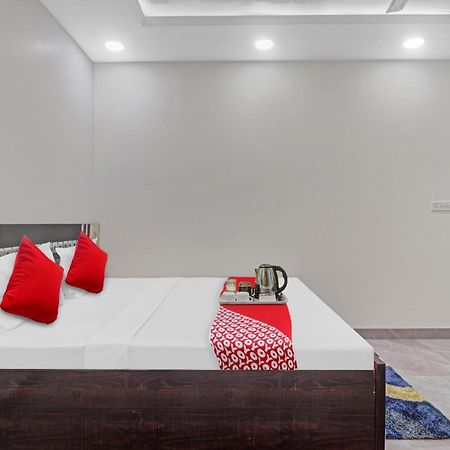 Hotel O Amazing Guest House New Delhi Bagian luar foto