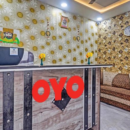 Hotel O Amazing Guest House New Delhi Bagian luar foto