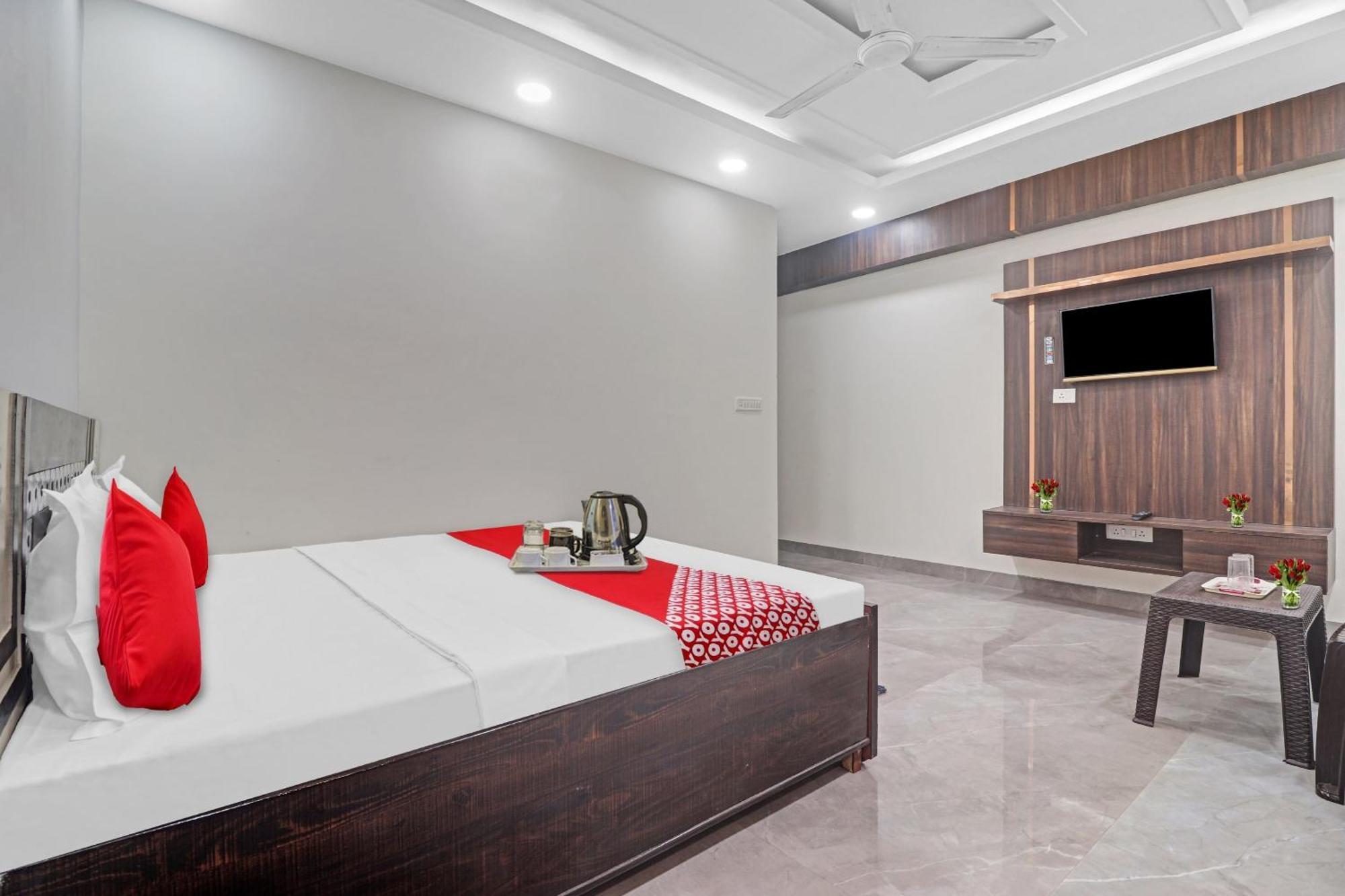 Hotel O Amazing Guest House New Delhi Bagian luar foto