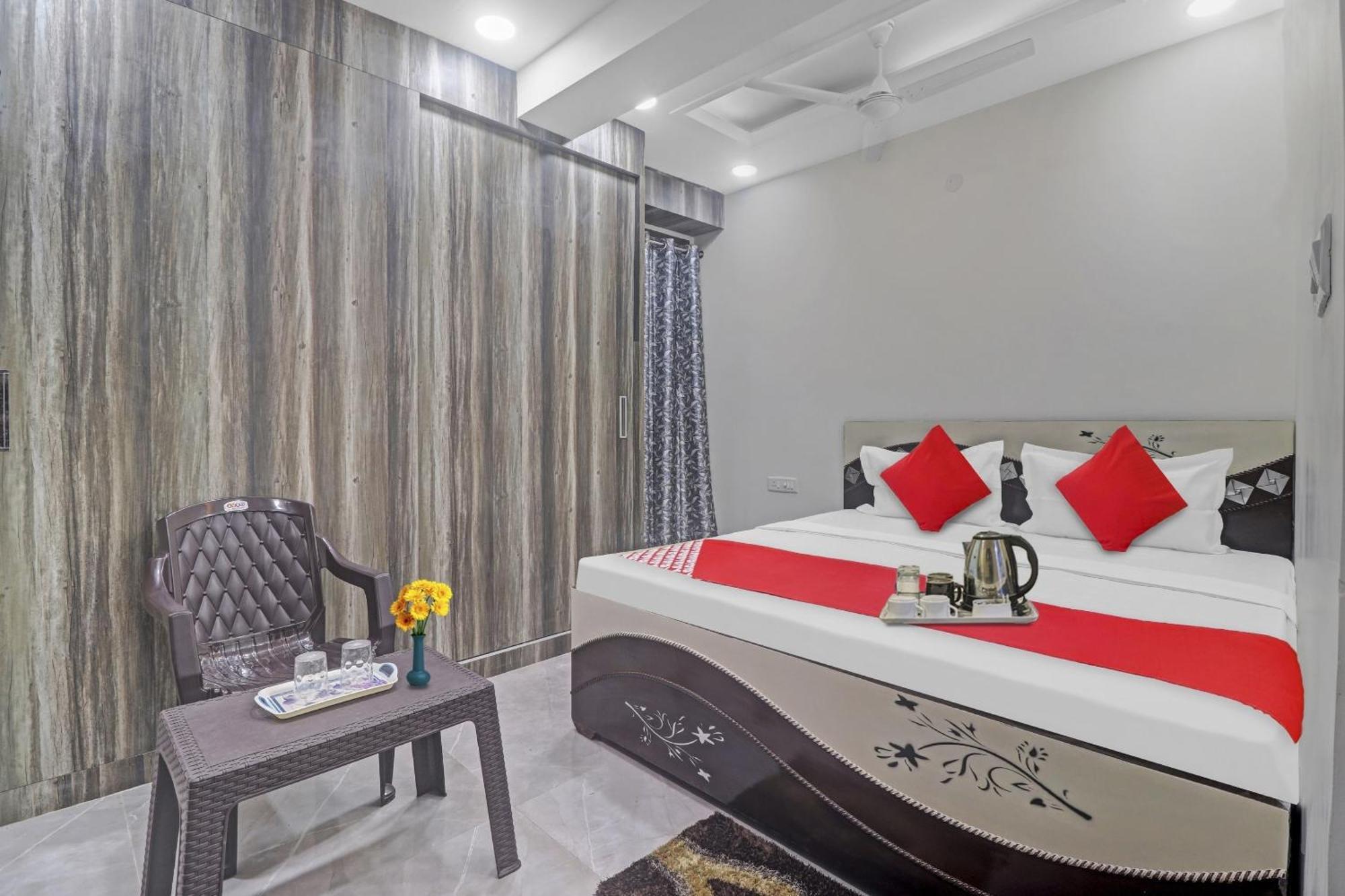 Hotel O Amazing Guest House New Delhi Bagian luar foto
