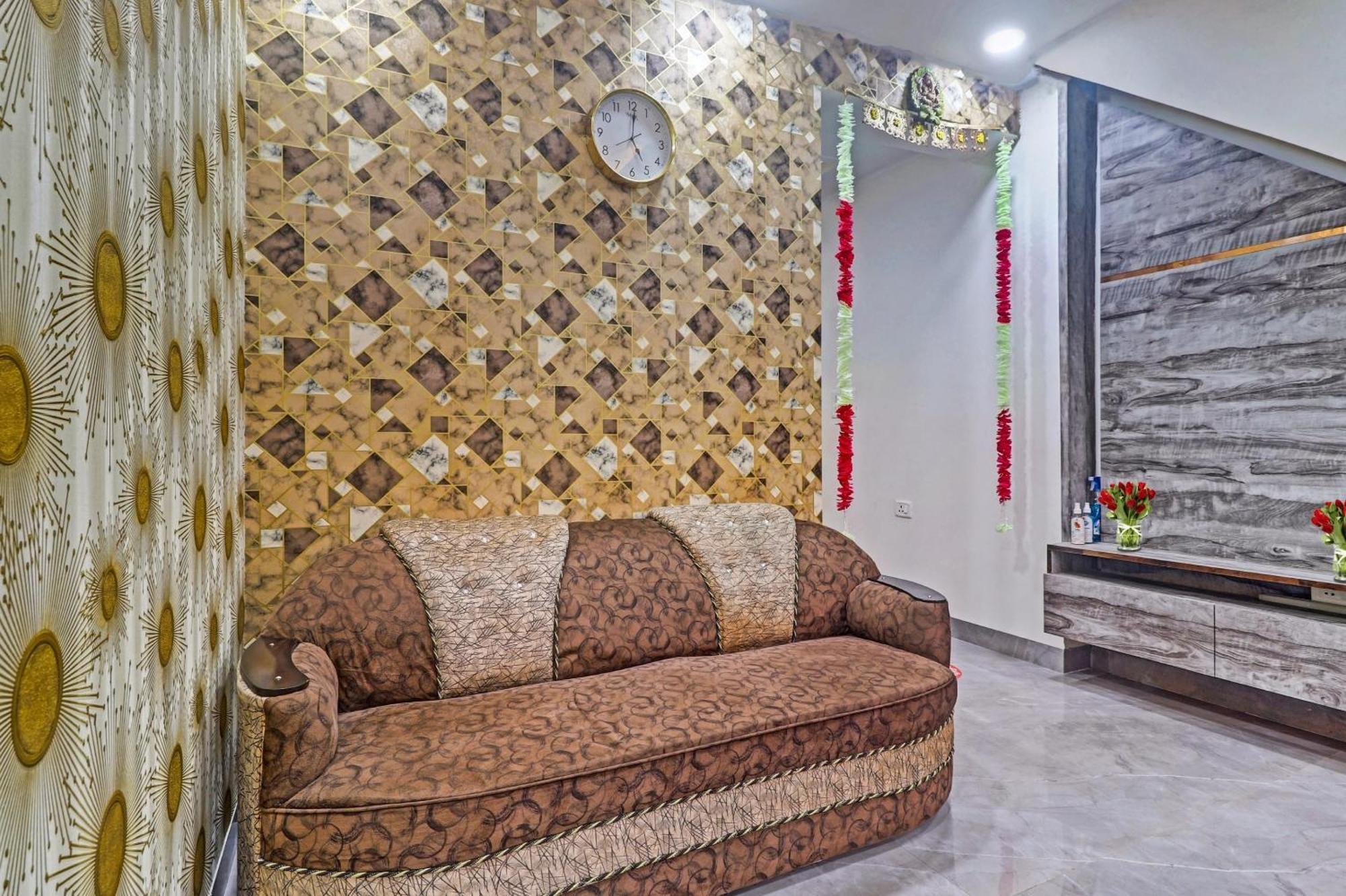 Hotel O Amazing Guest House New Delhi Bagian luar foto