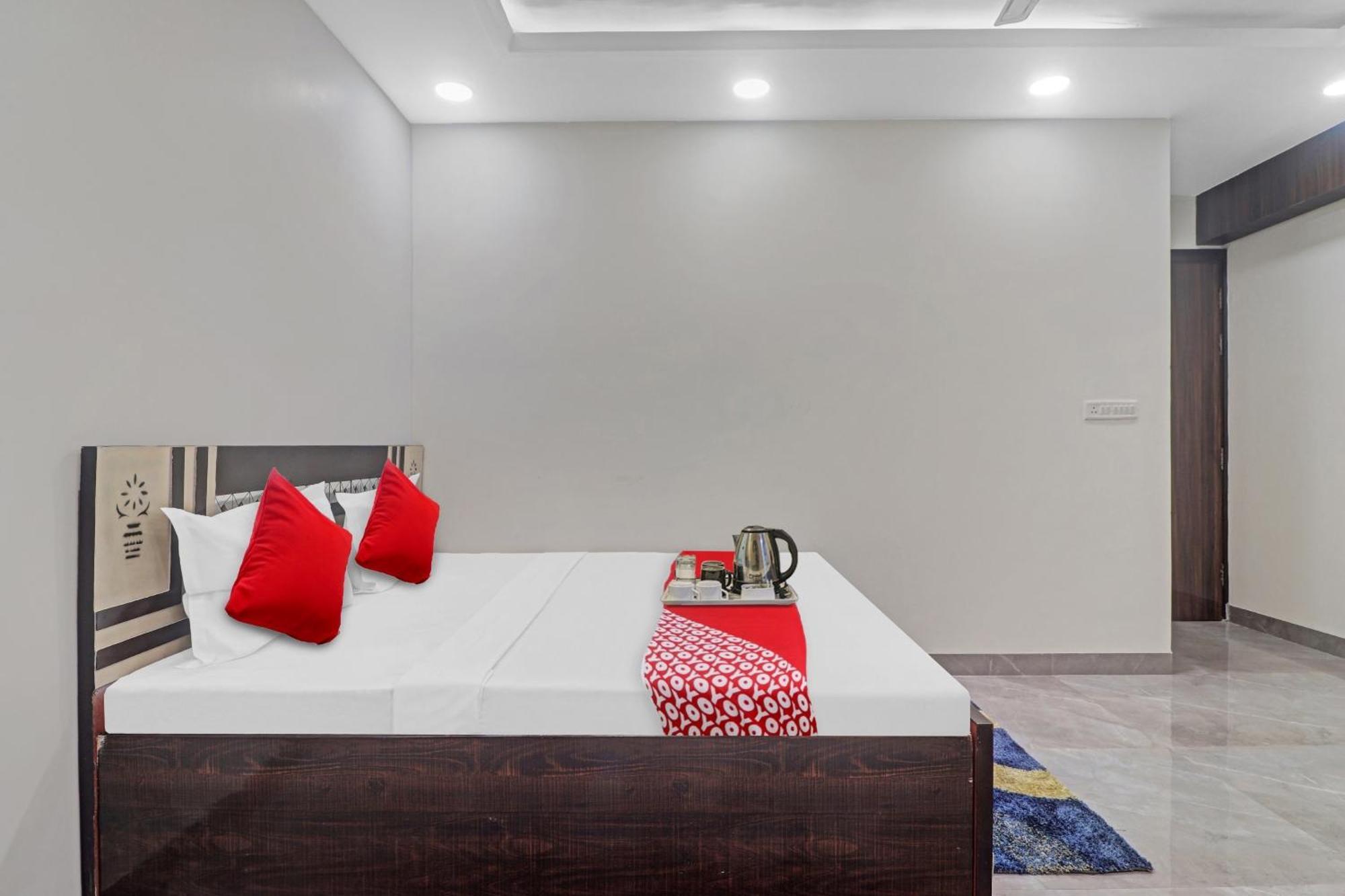 Hotel O Amazing Guest House New Delhi Bagian luar foto