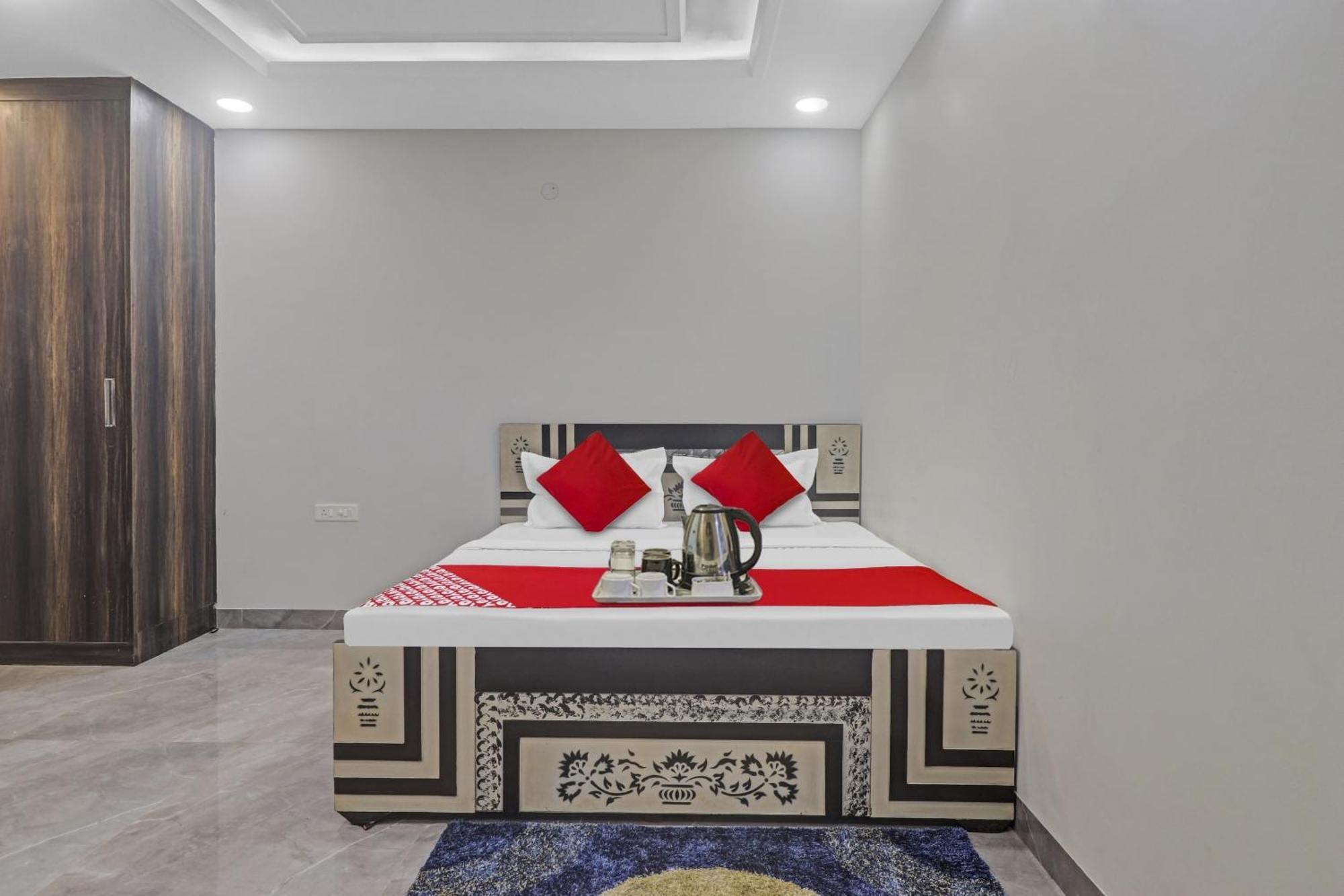 Hotel O Amazing Guest House New Delhi Bagian luar foto