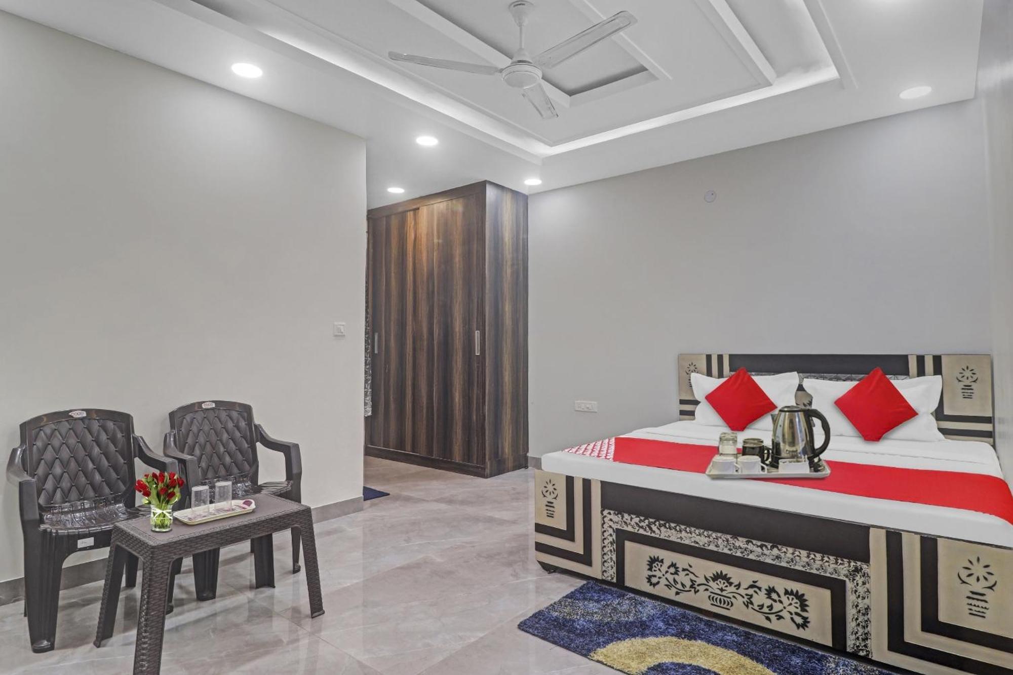 Hotel O Amazing Guest House New Delhi Bagian luar foto